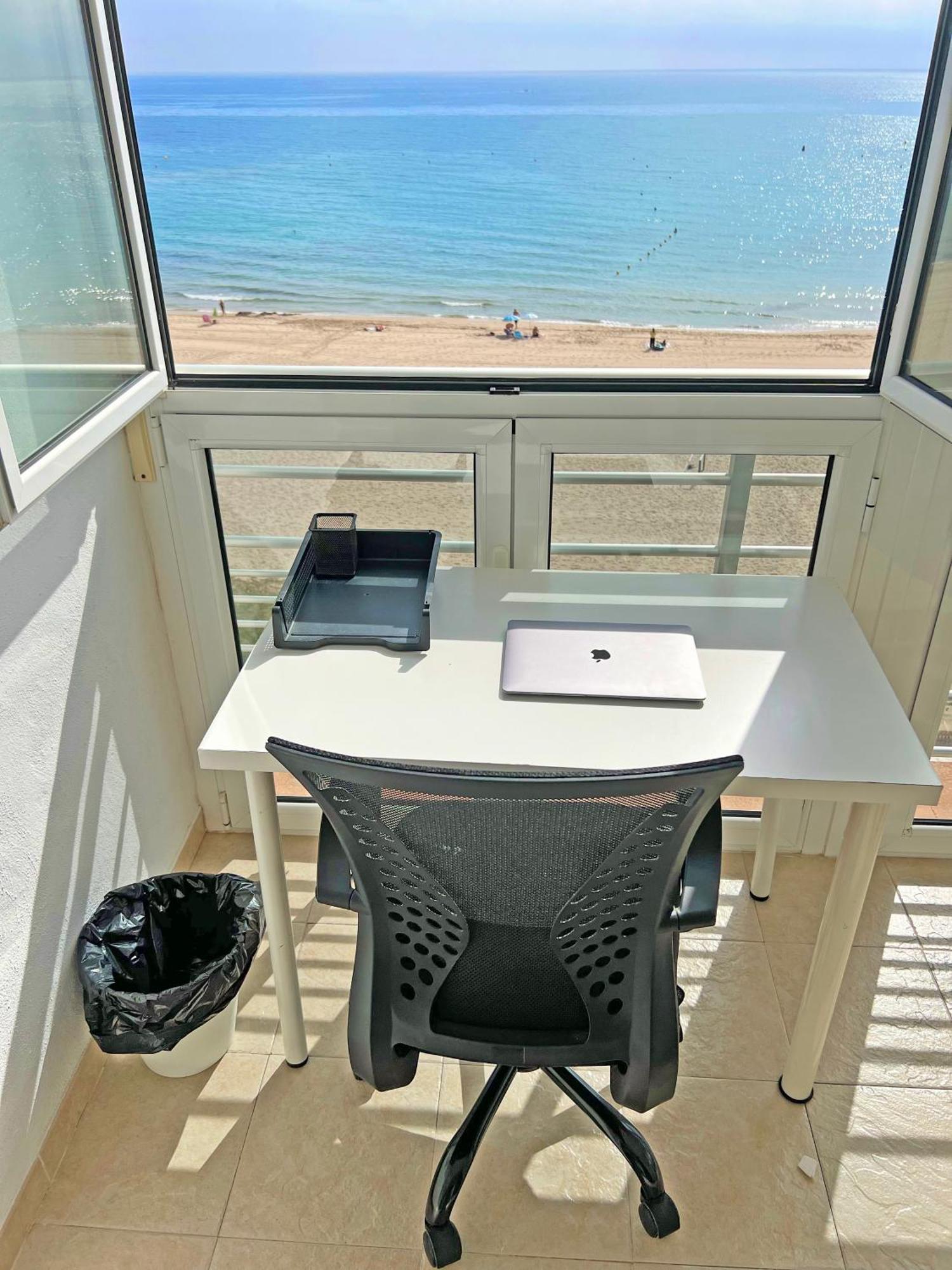 Atico Frente Al Mar 2 Terrazas Barbacoa Y Parking Sujeto A Disponibilidad Lejlighed El Campello Eksteriør billede