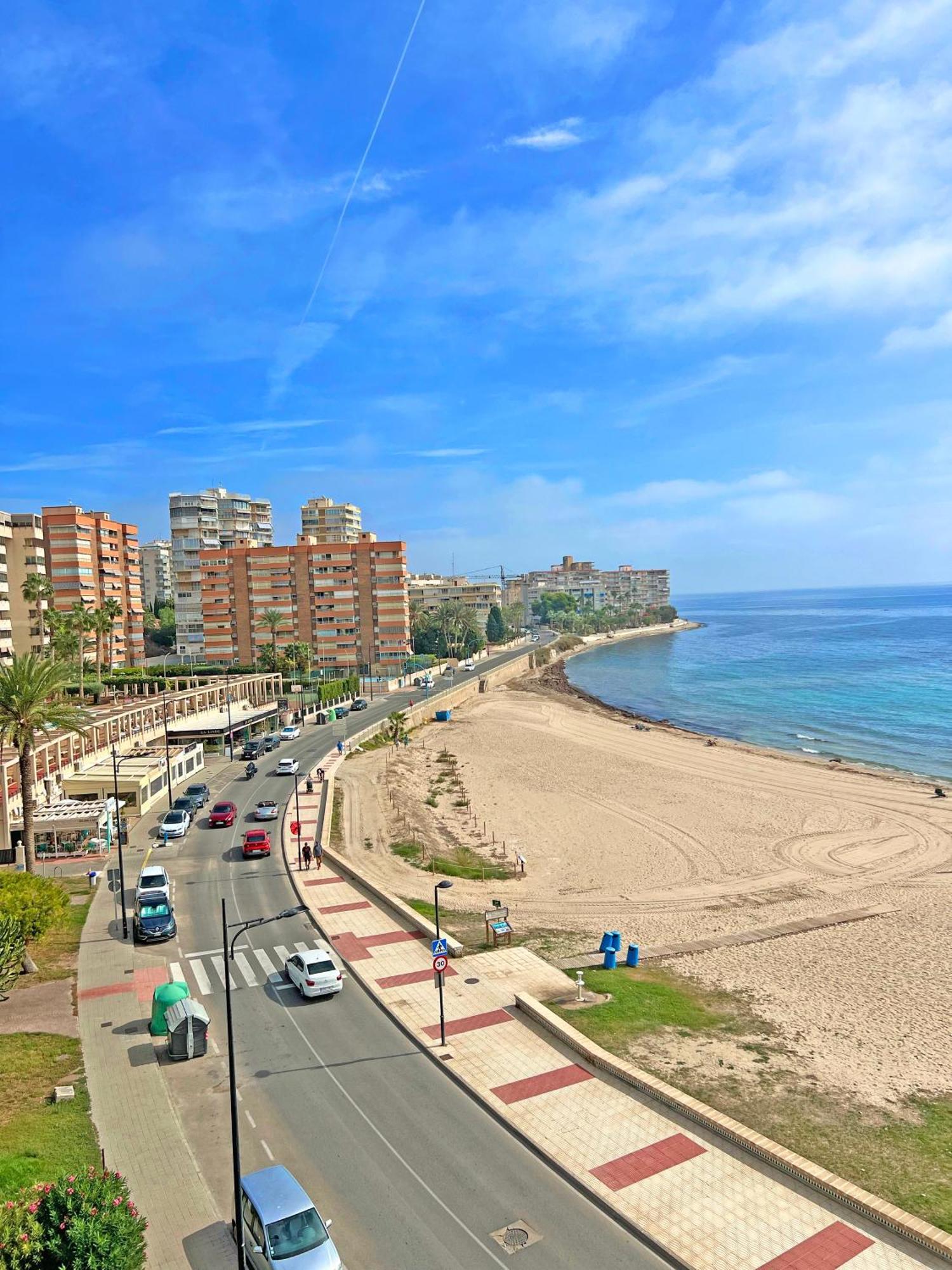 Atico Frente Al Mar 2 Terrazas Barbacoa Y Parking Sujeto A Disponibilidad Lejlighed El Campello Eksteriør billede