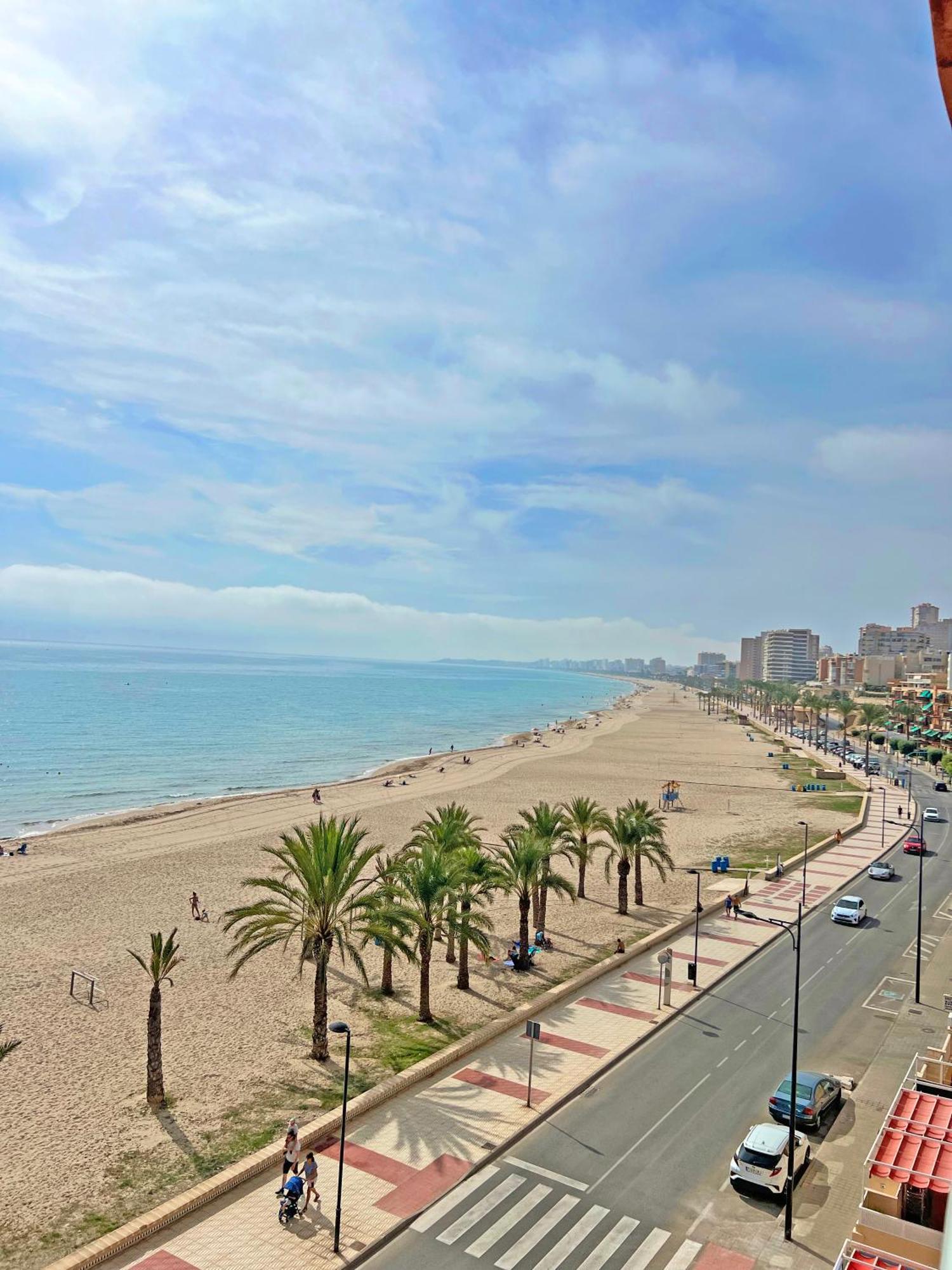Atico Frente Al Mar 2 Terrazas Barbacoa Y Parking Sujeto A Disponibilidad Lejlighed El Campello Eksteriør billede